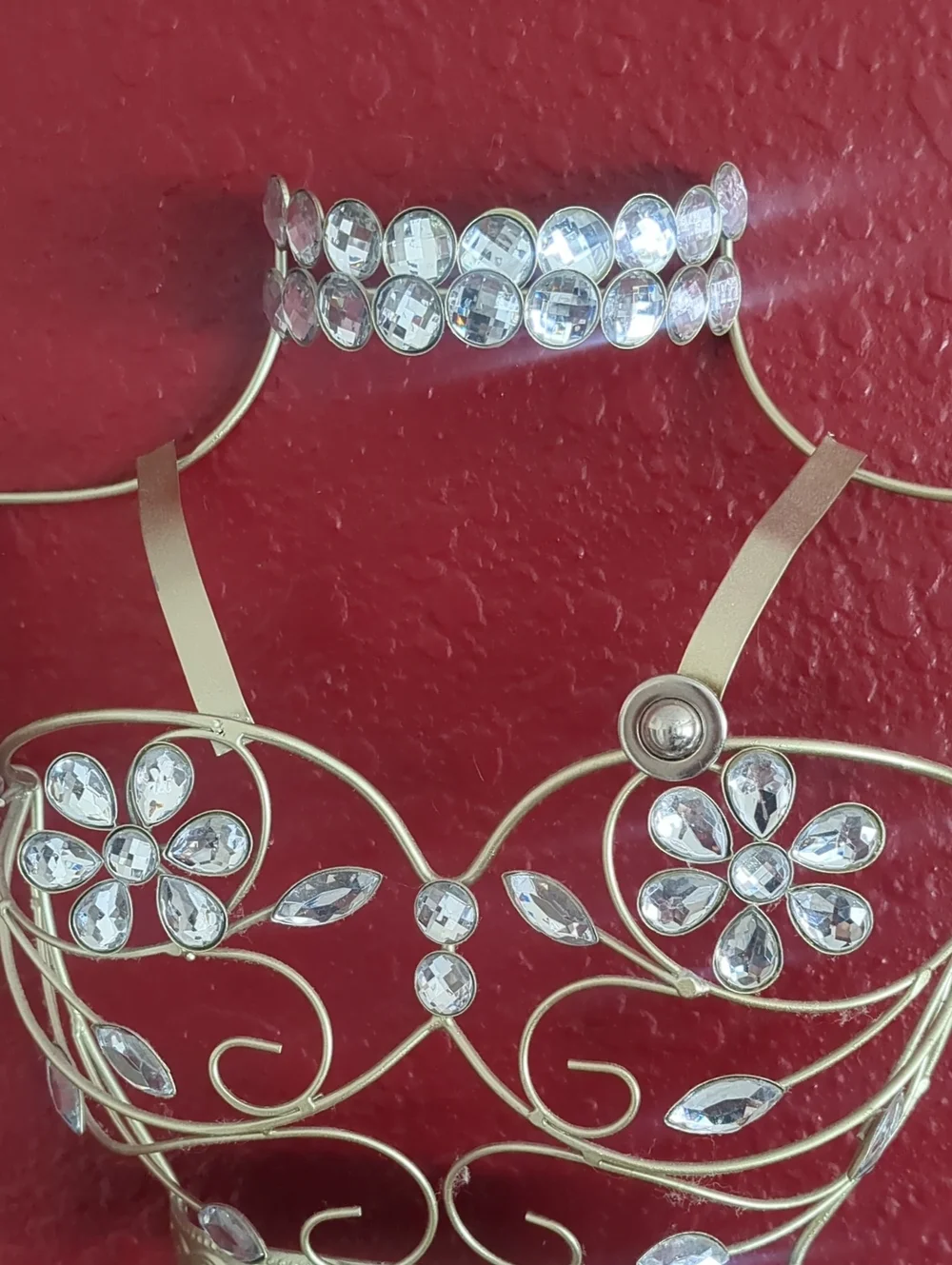 N/A elegant gold